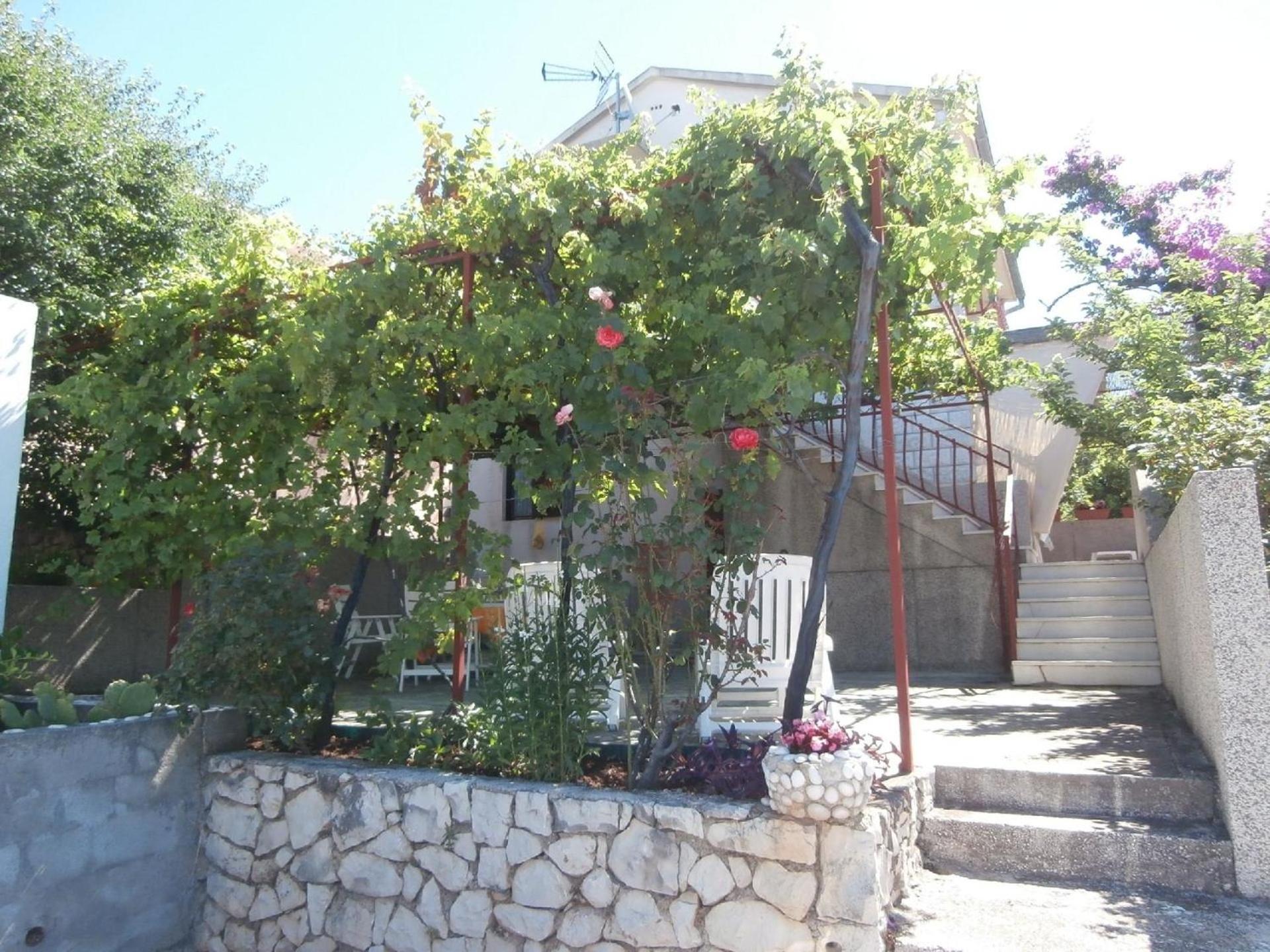 Apartment Mit Balkon Und Meerblick Trogir Exterior photo